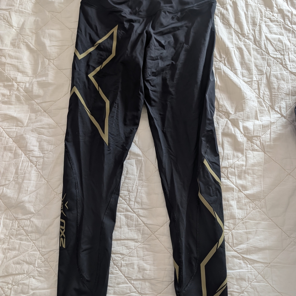 2XU Black and Gold MCS Compression Tights